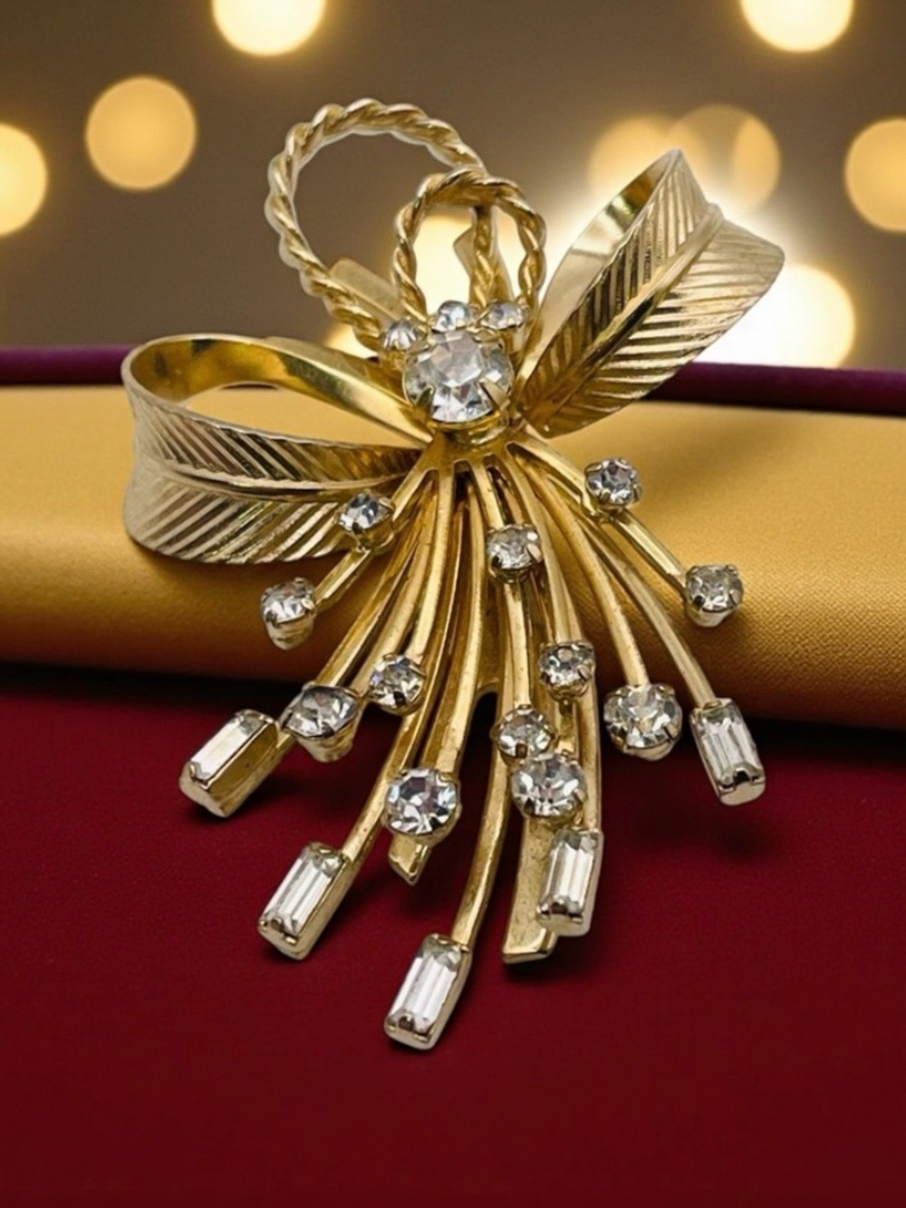 Dazzling Vintage Sarah Coventry Rhinestone Spray and Bow Brooch Estate Piece